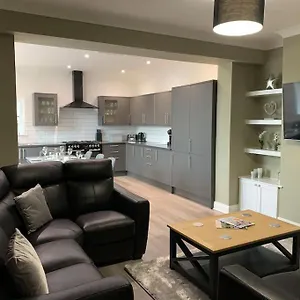 Church View Apartment